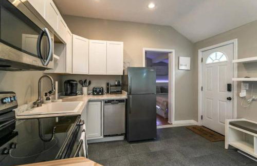 Luxurious 5 BR Home in the Heart of Sylvan Beach - Foto 46