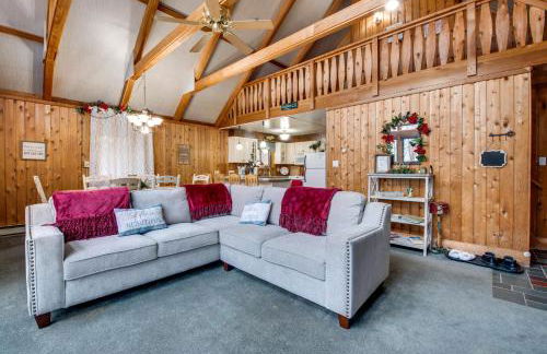 Fire Pit and Community Perks Gouldsboro Cabin! - Foto 5