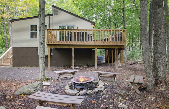 Moshannon Tree-lined Pocono Retreat w/ Hot Tub, Firepit & Pool Table - Photo 41