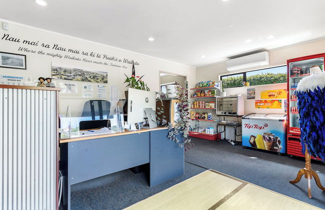 Port Waikato Holiday Park - Photo 2