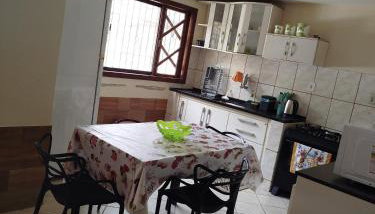 Apê Confortável - Próximo ao mar - Foto 5, stove, minibar