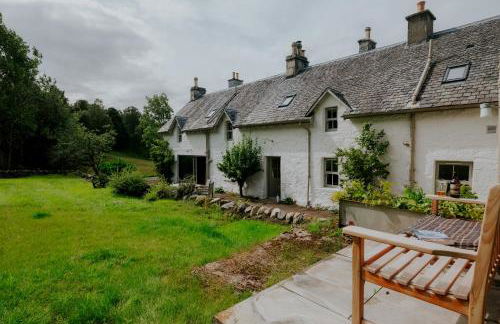 Traditional Highland lodge restored in the spirit of rural living, set in a wild landscape - NATURE ADVENTURE NURTURE - Foto 25