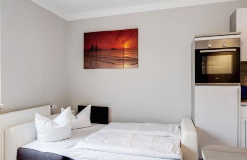 Cozy Coastal Escape with Garden - Foto 23