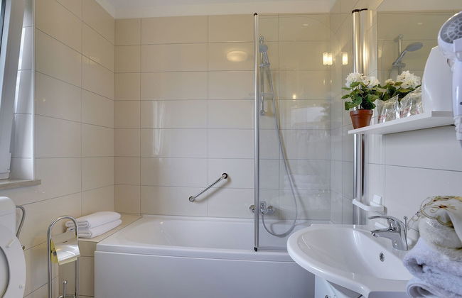 Modern Holiday Home With Pool in Bratulici - Foto 19