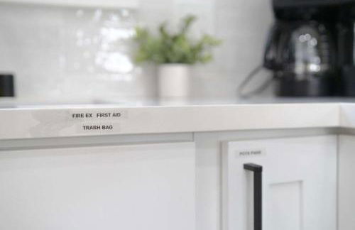 Brand New Apt w Parking Blocks from Downtown- E - Photo 18