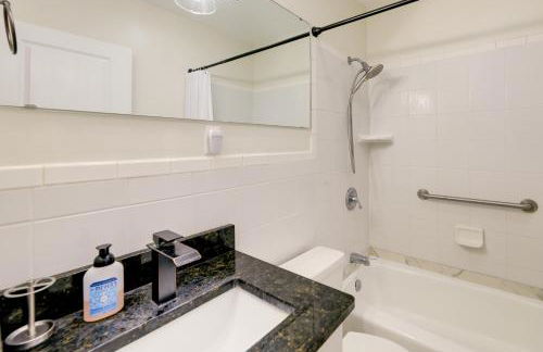 North Carolina Retreat - Deck, Grill and Creek Views - Foto 11