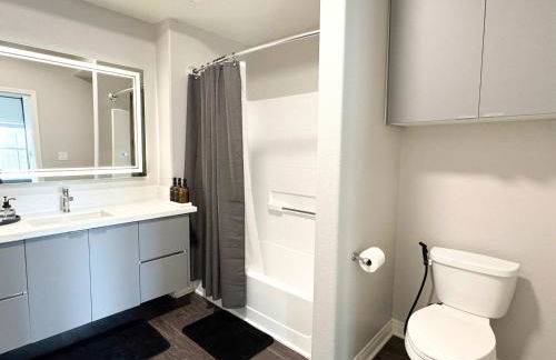 Bright & Spacious in Iconic LA Neighborhood Free parking - 10mins to Cedars - Photo 15