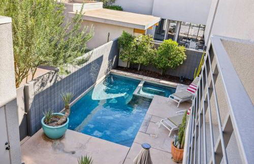 Stylish Gated TH + private heated pool + hot tub - Foto 32