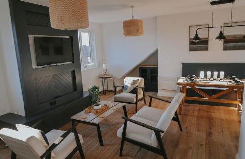 Spacious Second Floor Apartment, Fourth Avenue - Foto 1