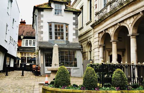 Epic Location, Views & Large Private Terrace - Photo 21