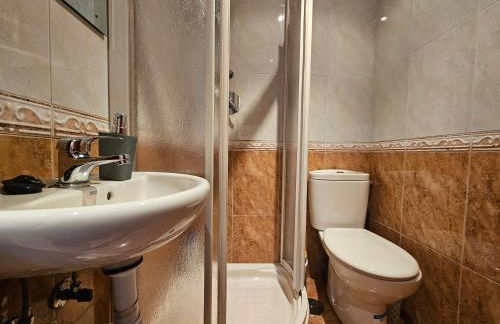 Piso completo para 5 personas en Gijón Casa Lantoxana - Foto 11