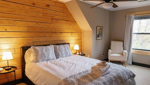 Arch Fun Cabin - Modern Cabin with Hot Tub, Games & Views - Foto 5, Other