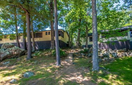 Squam Lake 3 bed plus 3 bath rental (Suite 7) - Foto 11