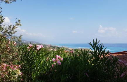 Villa Anna - Mansarda vista mare con giardino e patio - Photo 16