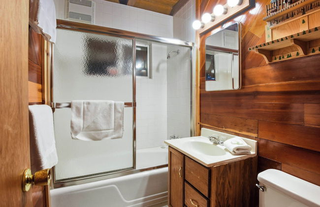 Moose Cabin Year-round Outdoor Fun w/ BBQ - Photo 7