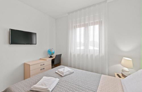 Villa Ajlin with Private Pool - Foto 29