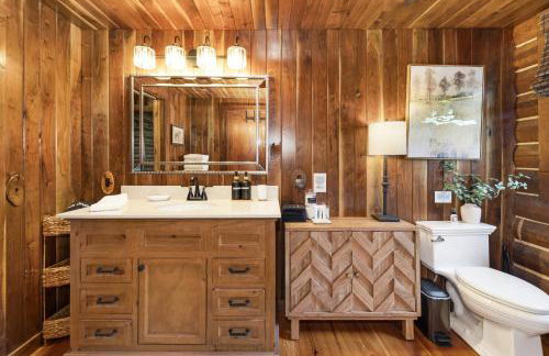 3BR Luxury Log Cabin Near Franklin - Foto 43