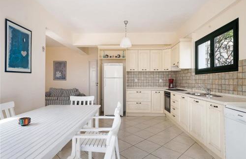 Villa by Kissakas Beach with Stunning Sea Views - Foto 17