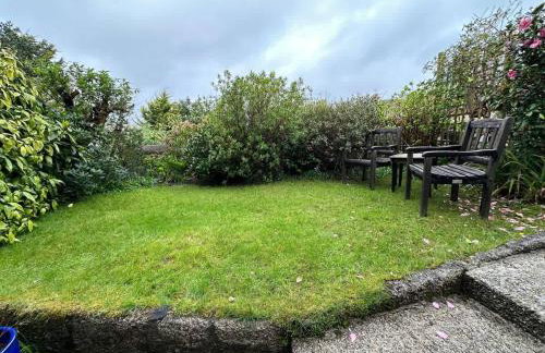 Beautiful & Peaceful Garden Retreat at 'The Lower Deck' - Foto 11