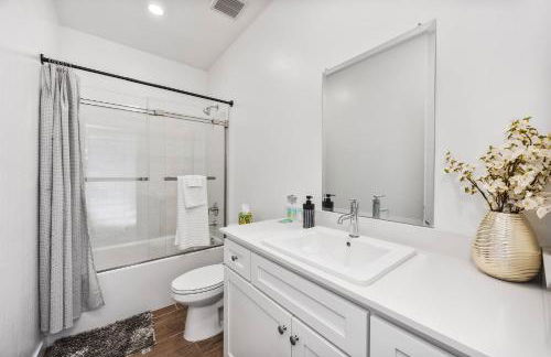 Serenity House- Newly Built, Peaceful Stay - Photo 15