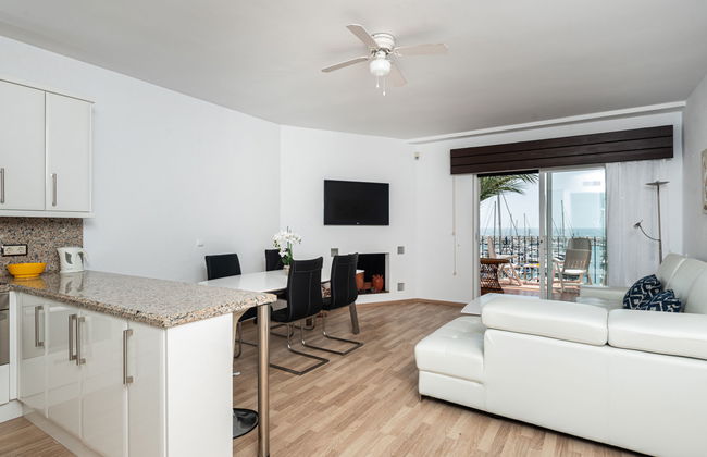 Puerto Banus First Line - Photo 2