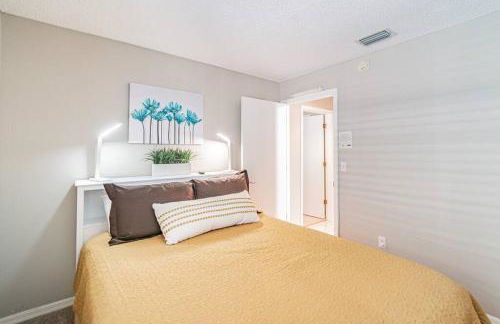 THIS IS PARADISE FOUND! Private In-Ground Pool Home, Views, Near Dis, NO Steps, LOW Rates! - Foto 100