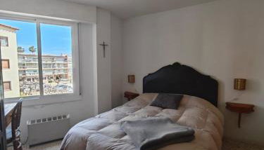 SPACIOUS FLAT WITH SEA VIEWS, FOR 8 PEOPLE WITH 3 BEDROOMS, 2 BATHROOMS and WIFI, NEXT TO THE BEACH!! - Foto 3