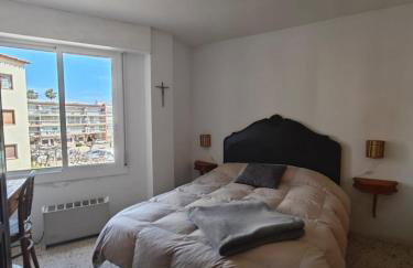 SPACIOUS FLAT WITH SEA VIEWS, FOR 8 PEOPLE WITH 3 BEDROOMS, 2 BATHROOMS and NEXT TO THE BEACH!! - Foto 3
