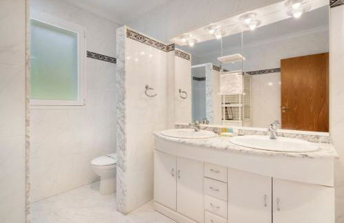 Exclusive Villa With Panoramic Sea Views - Foto 17