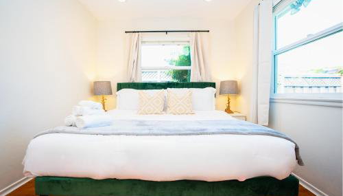 Cheerful 3BR Bar, Jacuzzi & Kids Treehouse - Foto 5