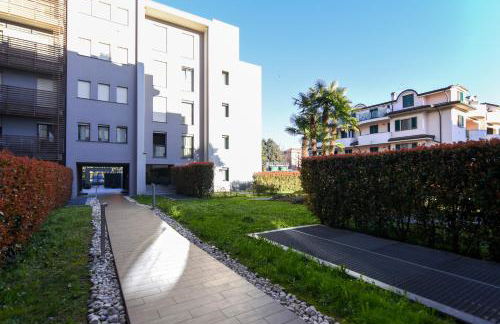 GuestHost- Casa Marina Apartment with Terrace! - Foto 17