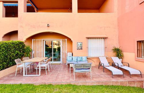 No10 - Beachfront Estepona close to port, 2 bedroom, 2 bathroom, sleeps 5 - Photo 10