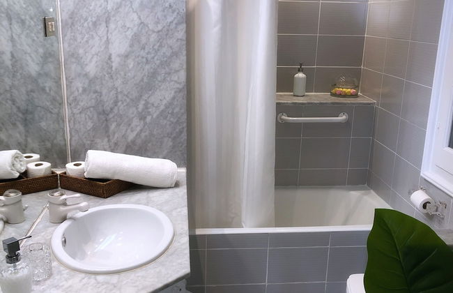 Funcional y Elegante en el centro junto guggenheim by Urban Hosts - Foto 14