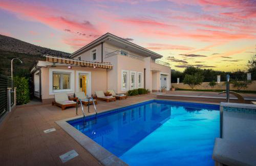 VILLA MILLA with private pool, jacuzzi, sauna, gym, max. 8 person - Photo 39