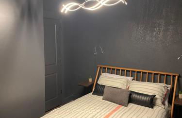 City Loft Escape with River Views! By Hollyhock - Foto 14