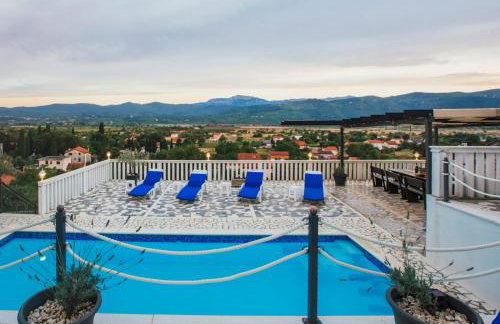 Holiday home Leko with outdoor pool and hot tub , can fit 22 people - Foto 27