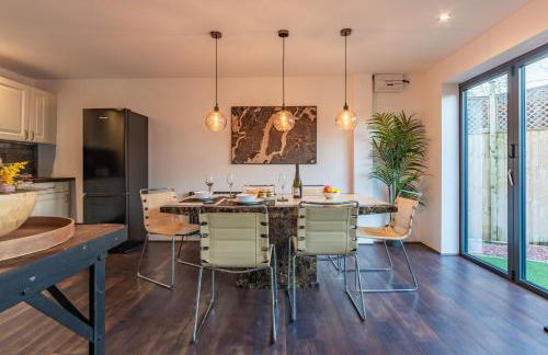 Cotswold holiday let with hot tub - The Old Garage - Foto 8