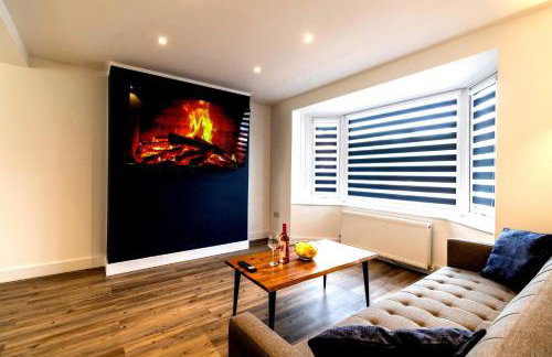 Blue Haven House Sleeps 11 Garden & Parking - Photo 4