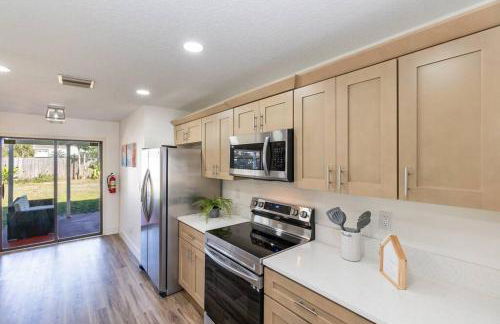 Melbourne Beach 4/3 Home steps to Beach w/Jacuzzi - Foto 30