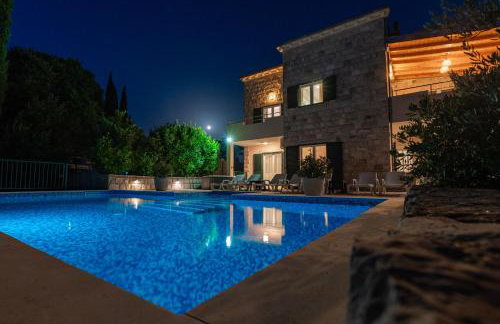 Villa Petmat - with private pool and 6 bedrooms - Photo 15