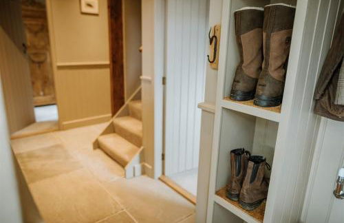 Lyme Tree Farm Cottages - Hotching Barn and Knockstone Cottage - Foto 22