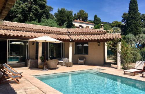 VILLA 4* avec PISCINE dans le bas du village de BORMES les MIMOSAS - Foto 8