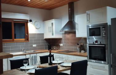 Grand chalet de bord de mer - Photo 1