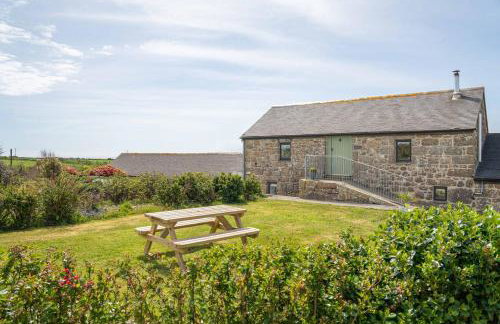 Naut Retreat, The Cart Lodge - Cosy cottage, walk to Porthcurno beach, Pedn Vouder & Minack Theatre - Photo 2