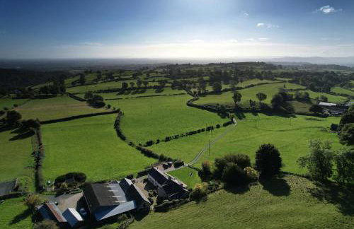The Nook at Pentregaer Ucha, with tennis court & lake. - Foto 3