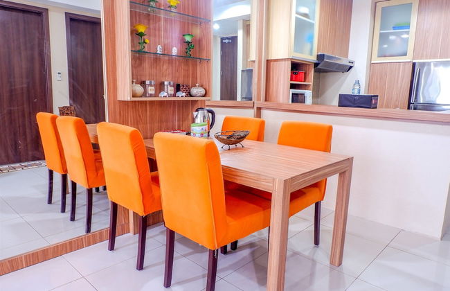 Cozy Pool View Kemang Village Residence Apartment with Direct Access to Mall - Foto 14