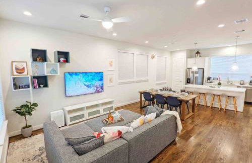 TMC 3-Story Townhome FREE EV Charge - Foto 41