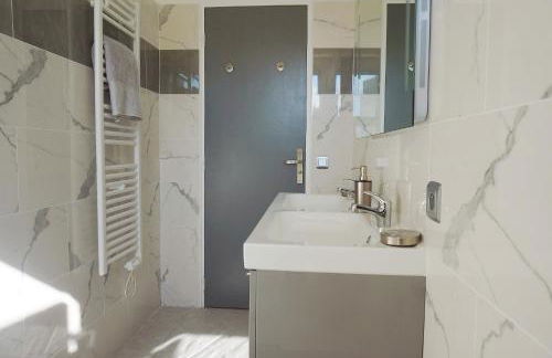 Bel appartement avec grande terrasse sud - Photo 12