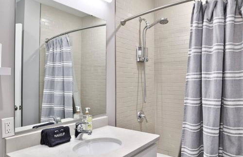 **NEW mOdernLUX best OTR condo *Park ONsite** - Foto 17