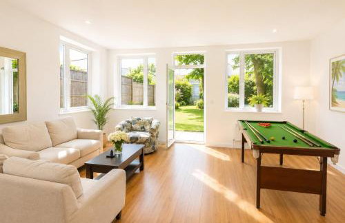 North London A spacious 7 bedroom house accommodating up to 18 people complete with own gym and table tennis - Foto 25